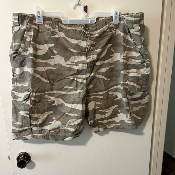 Men’s camo shorts - Picture 1 of 6